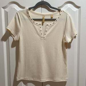 Shyanne Women's Studded Rib Knit V-Neck Top